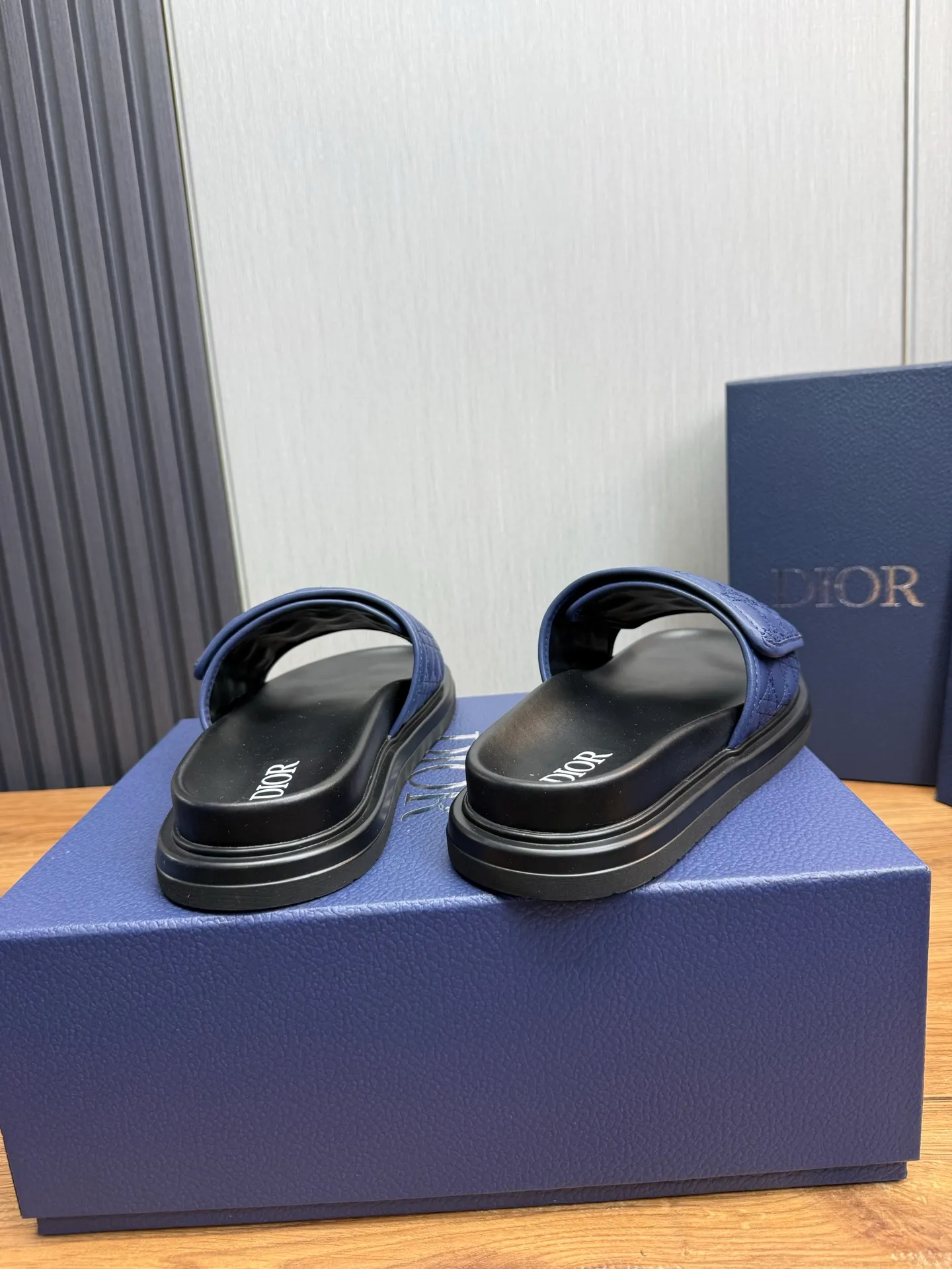 Men's shoes 💰280💰 Dior. Men's slippers 🩴Official website 1:1 production 38-45 yards 45 46 🉑️Customized original material shipped✅